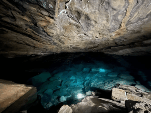 Inside the cave system of Nil Diya Pokuna.